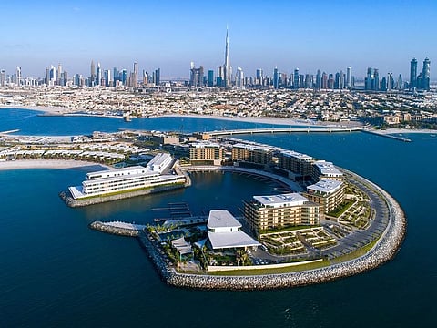 Jumeira Bay has since 2021 been setting new highs on plot and property prices. Now, it's going for a record on a townhouse rental. 