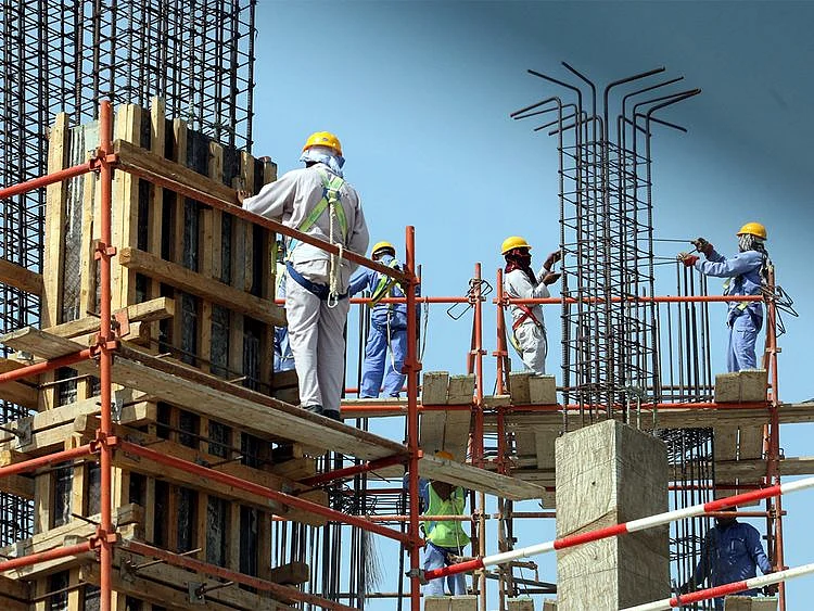 construction workers, labourers at work