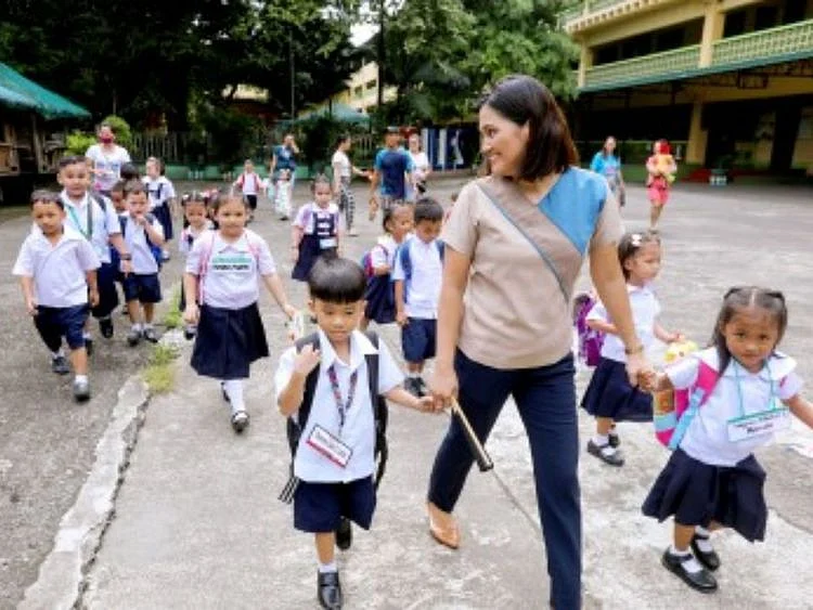 Philippine public school teacher | Filipino teachers