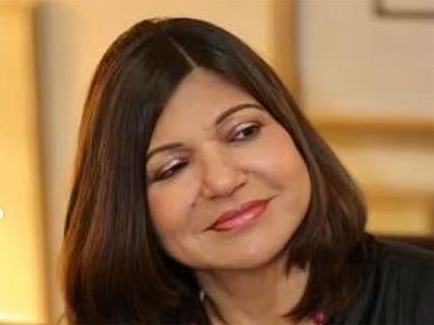On Monday, Alka Yagnik posted a picture of herself and said that she stopped hearing anything after walking out of a flight. 