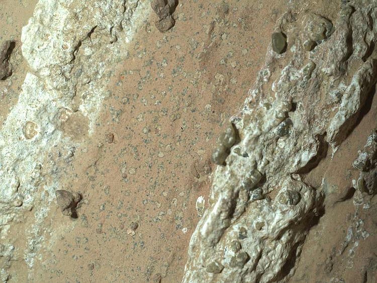 rock nicknamed ‘Cheyava Falls’ in Mars' Jezero Crater