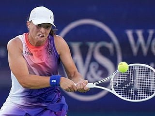Jannik Sinner, Iga Swiatek survive challenges from Cincinnati qualifiers