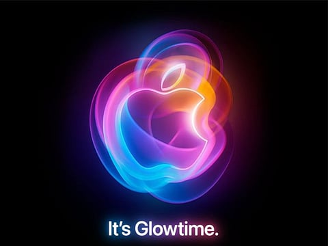 The theme of the event "- "It's Glowtime"  "- is a reference to the interface used by the new Siri digital assistant on the company's latest devices. 