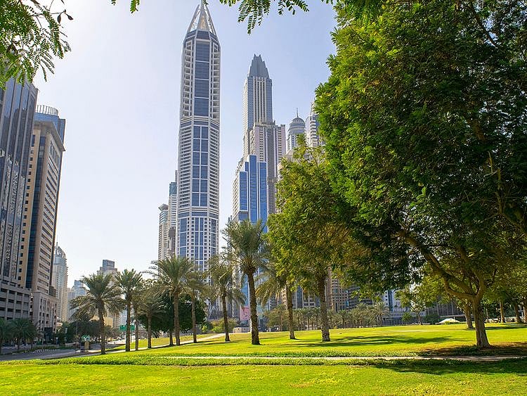 Stock-Dubai-Park