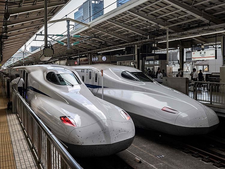 bullet trains, or shinkansens