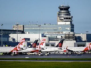 Air Canada reaches pact with pilot union, averting strike
