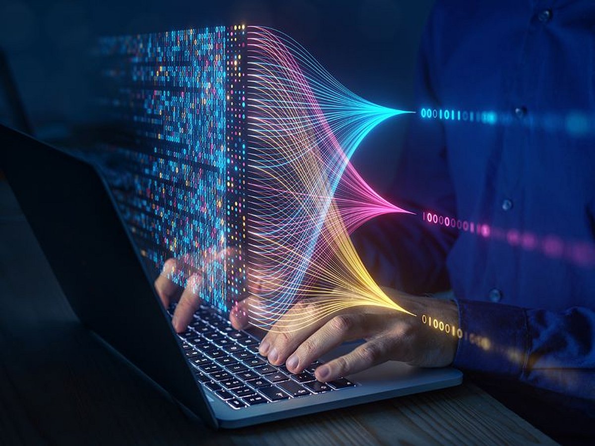 Enrol Today: How to join Dubai’s free AI prompt engineering programme