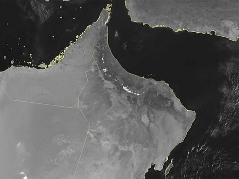 Starting Sunday, Dhofar and Al Wusta governorates are expected to see cloud advection and rain of varying intensity