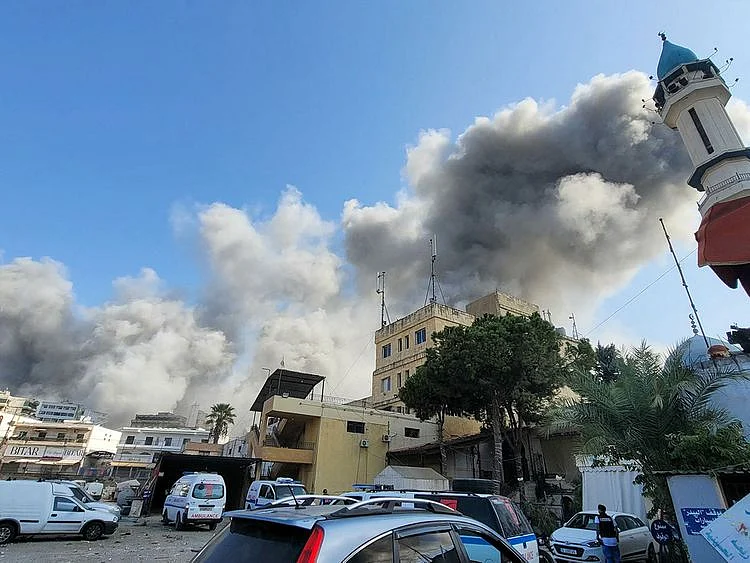 Smoke billows during Israeli airstrikes in the southern Lebanese city of Nabatiyeh on October 16, 2024.  
