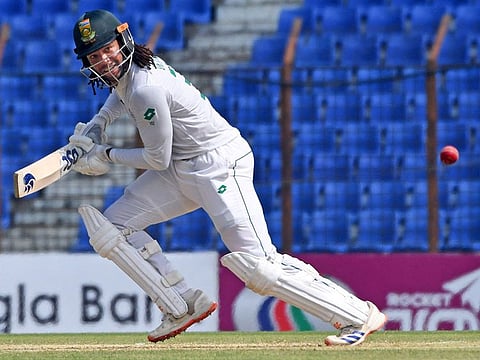 South Africas Tony De Zorzi scored an unbeaten 141 on the opening day of the second Test against Bangladesh.