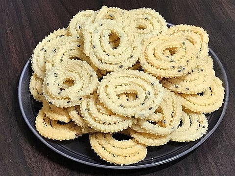 Twisted treats: A guide to homemade chakli or murukku   