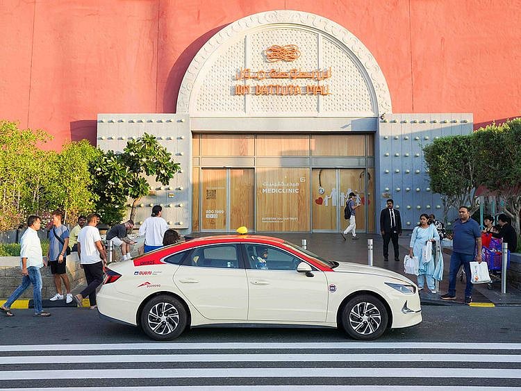 shared-taxi-at-ibn-battuta-mall-in-dubai-1730723074903
