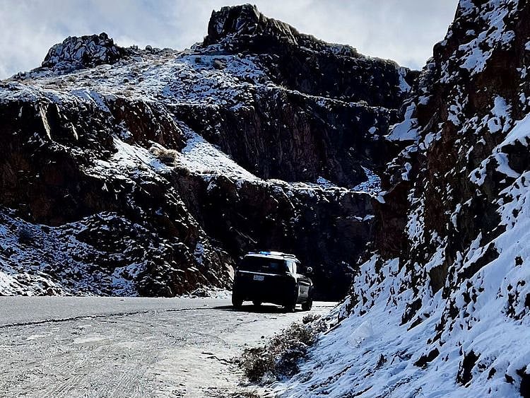 Occasionally, snow even reaches the northern parts of Hail, as polar air masses bring temperatures down to freezing or below, resulting in scenes reminiscent of winter in the Levant. 