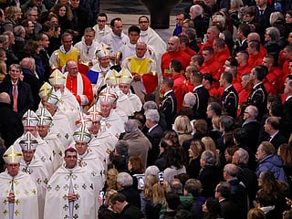 Video: 'Dazzling' Notre Dame re-opens five years after fire