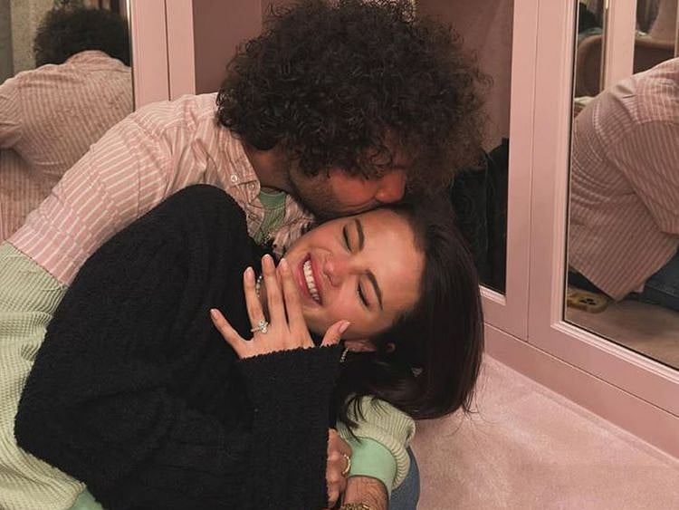 It's official! Selena Gomez says 'yes' to Benny Blanco