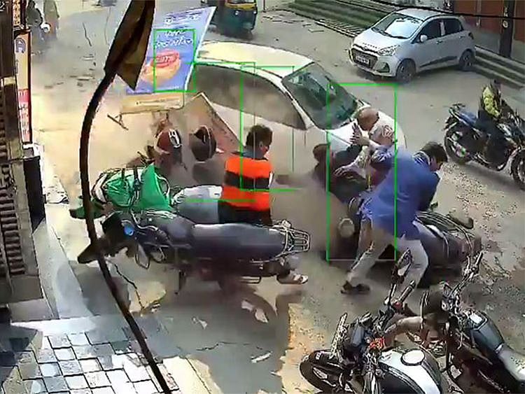 India: 17-year-old driver hits pedestrians in Delhi; 7-year-old injured