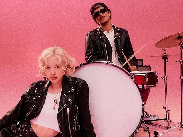 Rose and Bruno Mars in the popular music video, 'APT'.