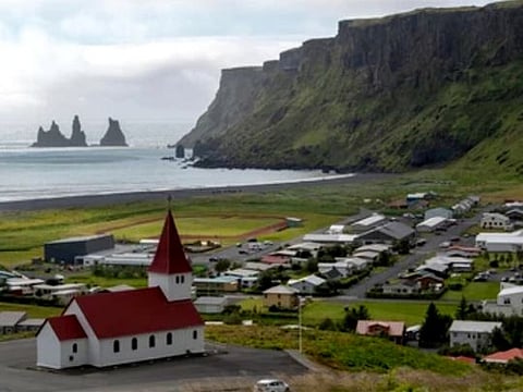 The island’s seabird population — including puffins, Arctic terns, razorbills, guillemots, and black-legged kittiwakes — vastly outnumbers its human inhabitants, estimated at a ratio of 50,000 to one