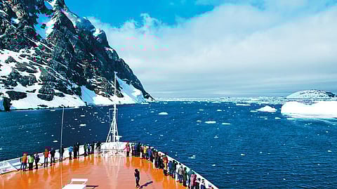 The boat set off on the 620-mile journey south from Argentina's “end of the world” port, Ushuaia 