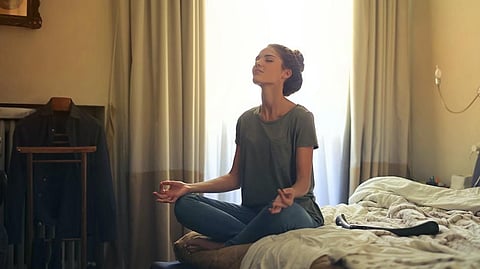 When meditating, don’t get fixated on switching your thoughts off 