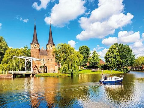 Delf features a classic grid of canals lined with lime trees and red-brick houses, many of them dating back to the 17th and 18th centuries 