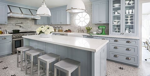 Kitchen by award-winning US designer Tobi Fairley featuring Dekton XGloss Halo Countertop. 