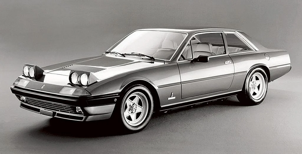 1178_WH_160916_SUP_Ferrari-400_classic-corner_Main-_Read-Only_.jpg