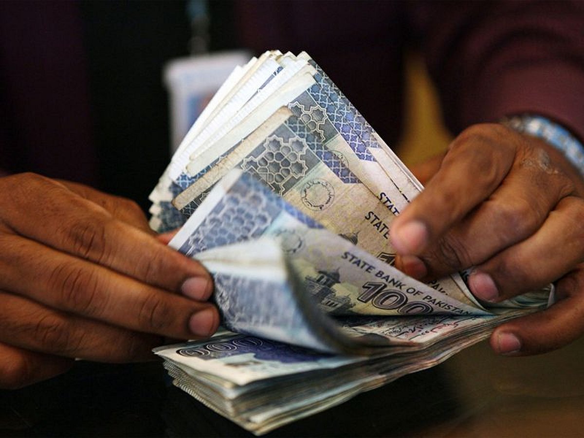Pakistan Rupisi Remittance time as Pakistani rupee hits 19-month low against US Dollar