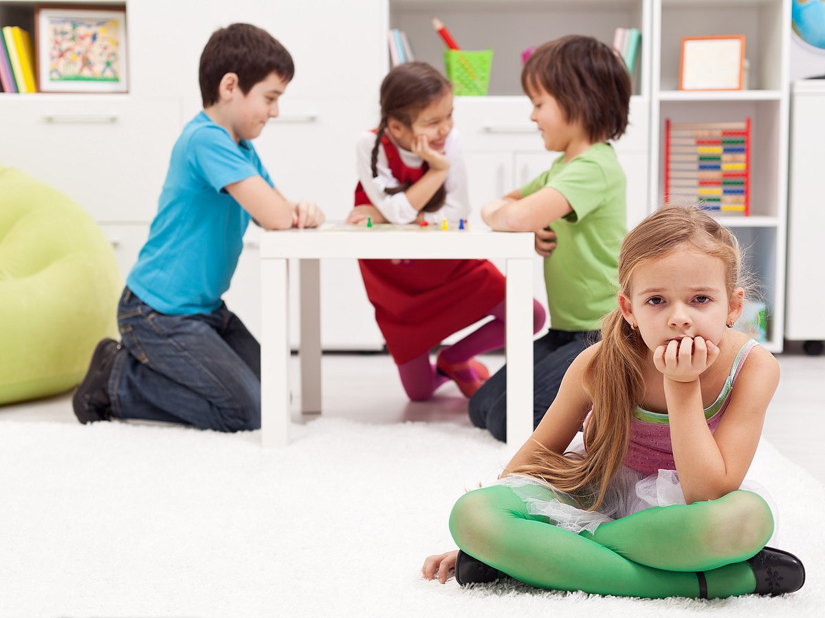 Making Incompatible Friends Is your child struggling to make friends? Recognise the key signs and ...
