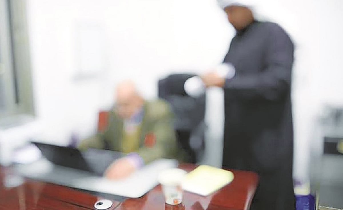 Kuwait police bust expat forgery ring: Medical report scammer caught in ...