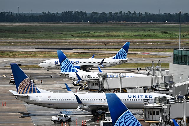 United Airlines flight declares ‘Mayday’ after engine failure, returns ...