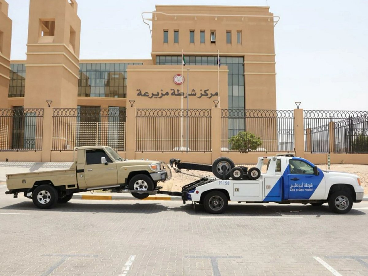 Abu Dhabi Police arrest reckless drivers for dangerous stunts, fleeing ...