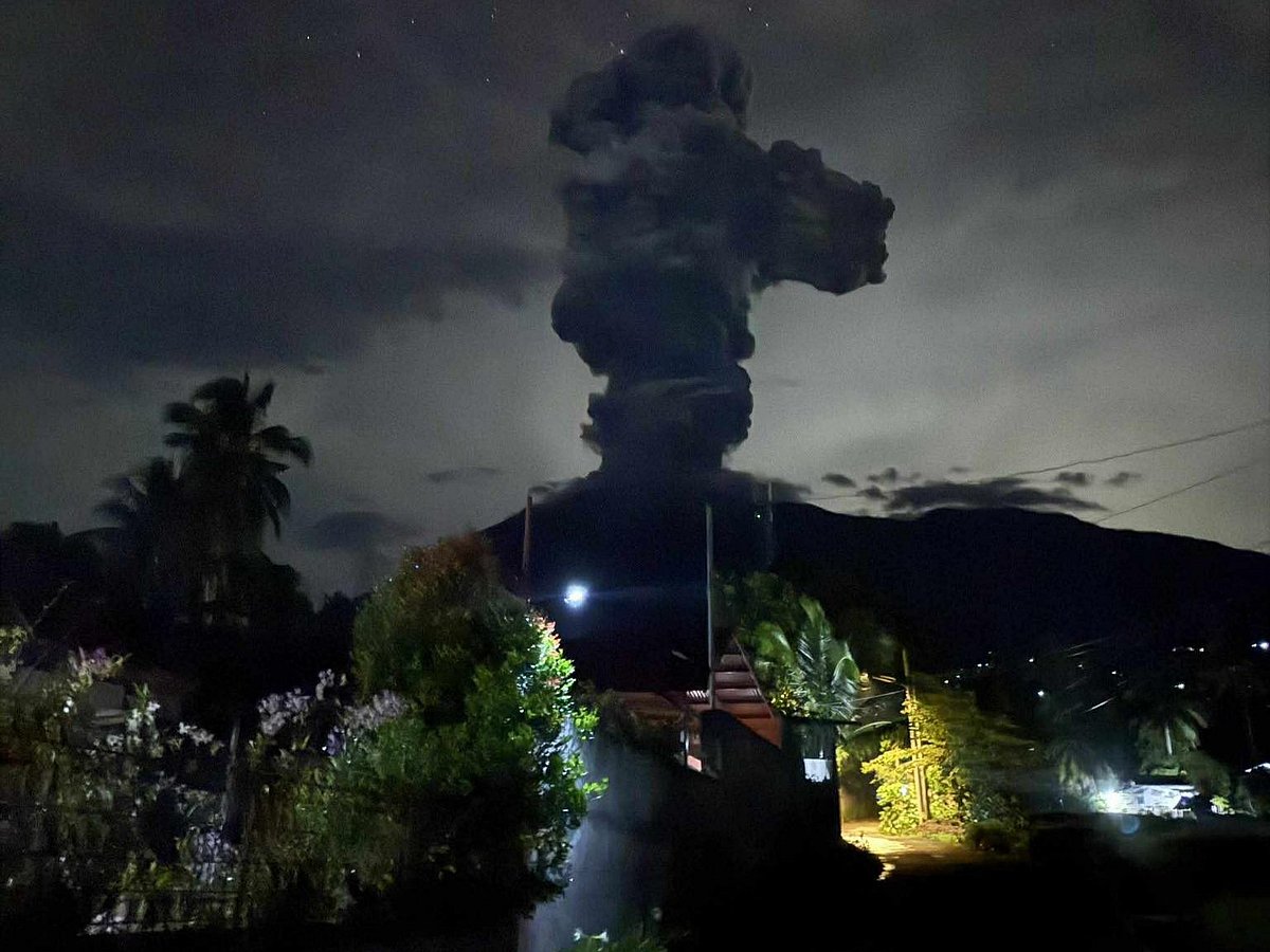 Kanlaon Volcano erupts: Time-lapse video captures ash emmision at the ...