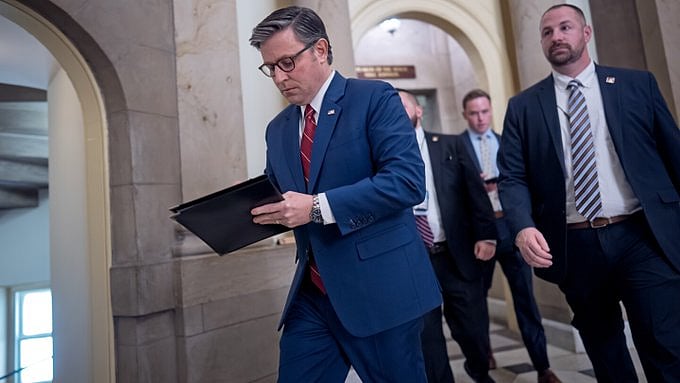 US House passes bill to end government shutdown