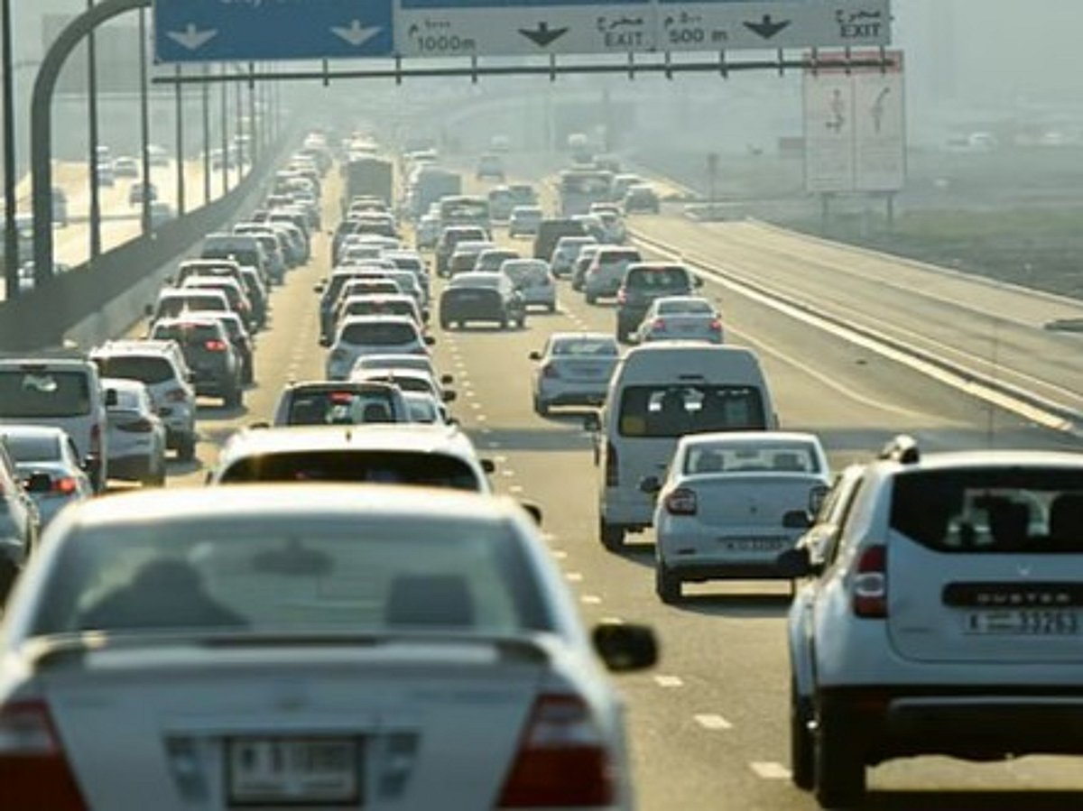 UAE traffic alert: Heavy congestion on Sharjah–Dubai route; fog forces ...
