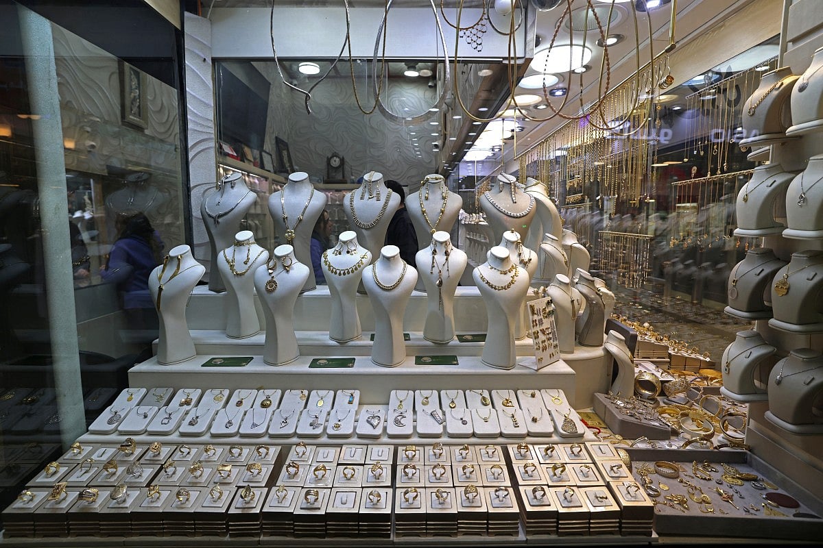 Considering buying gold? Check Dubai’s latest price changes first.