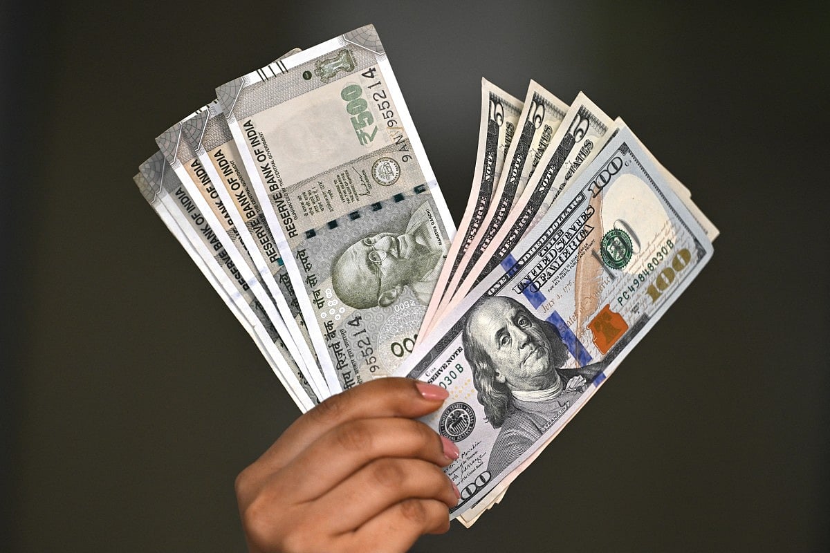 NRIs in UAE: Should you move US dollars to India? Banks now offer up to 7.5%