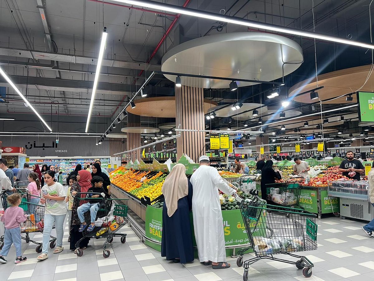 Lulu shoppers