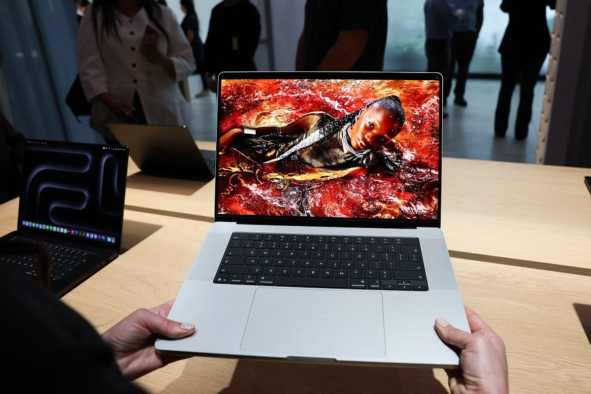 Touchscreen MacBook Pro: Could it cost Dh11,000? Features and specs ...