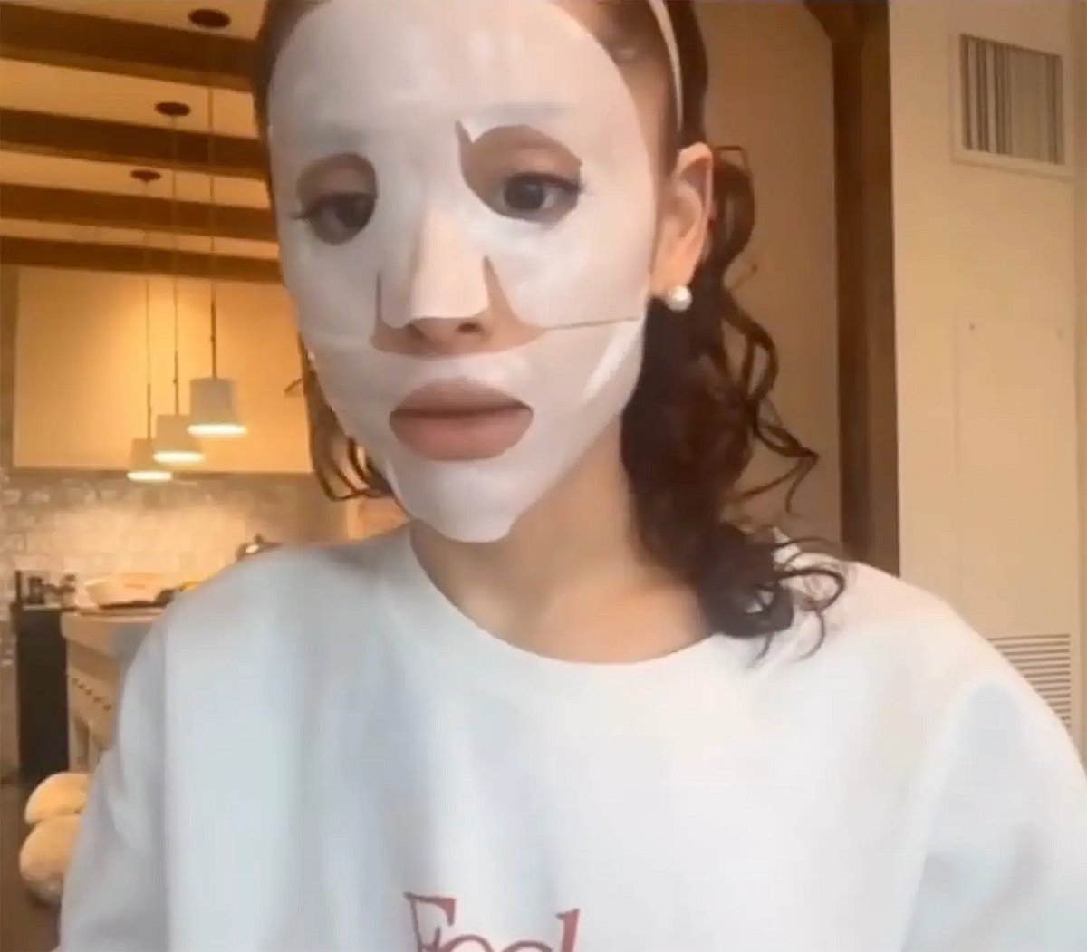 Ariana Grande Shows Natural Curls in Viral r.e.m. Beauty Video