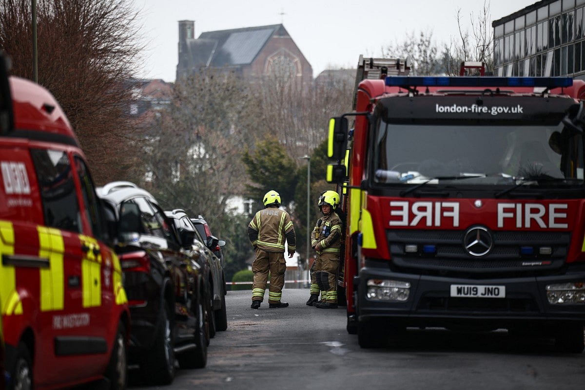 UK Police Investigate Antisemitic Arson Attack on Jewish Ambulances in ...