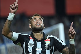 Neymar scores twice and mocks critics on Santos return