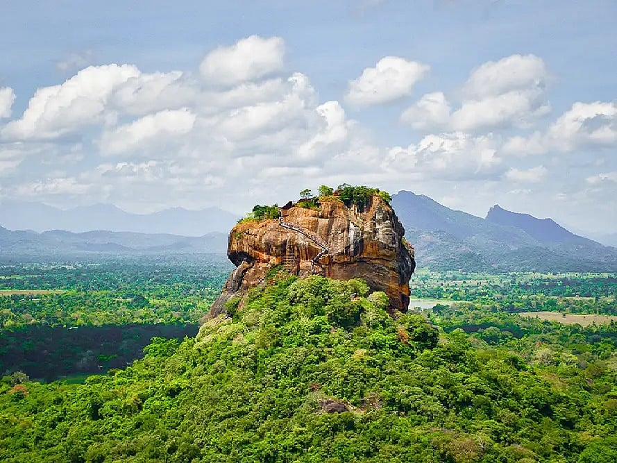Sri Lanka Grants Free Tourist Visas to Omani Citizens to Boost Travel