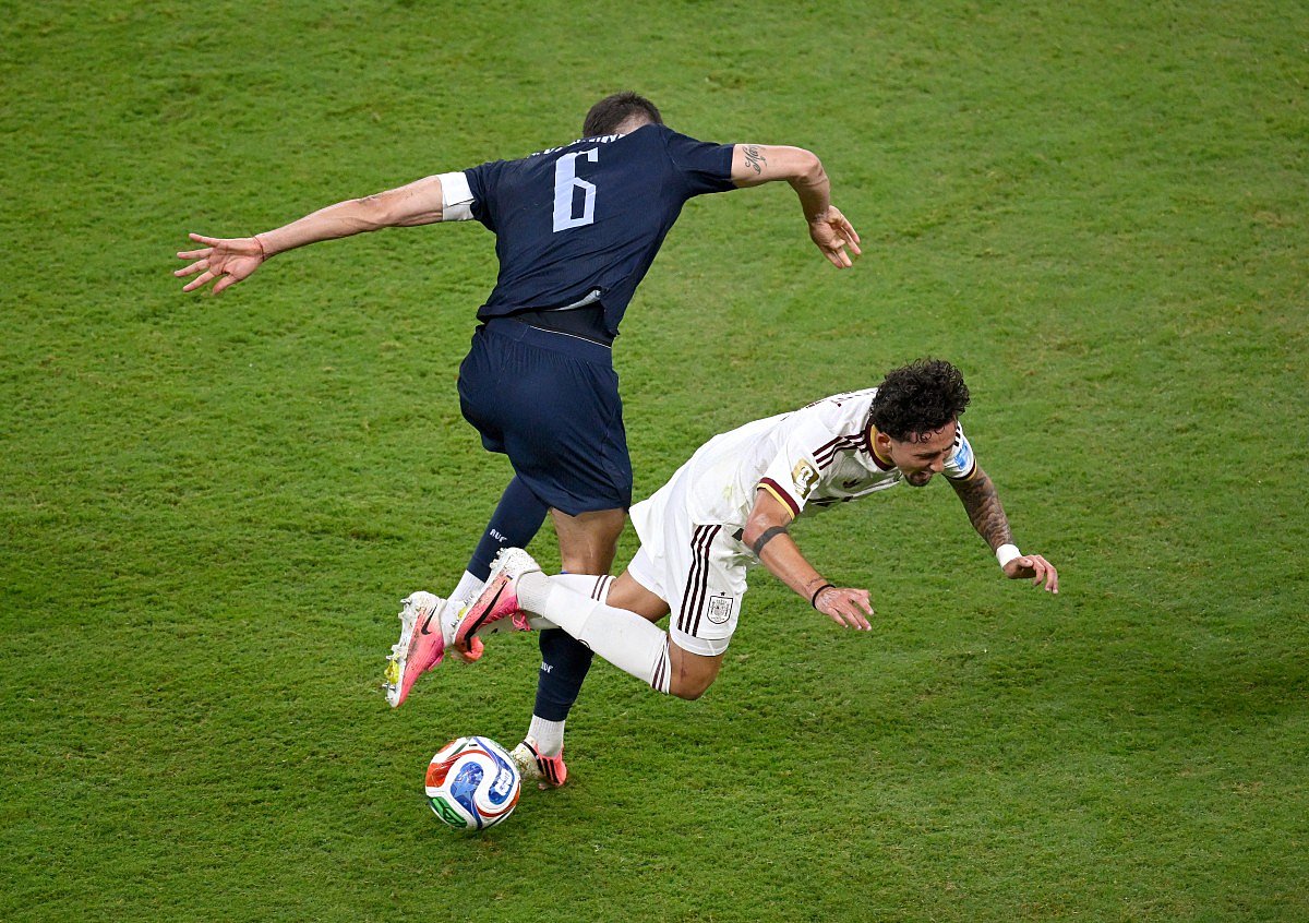 Spain Wingers Yeremy Pino and Nico Williams Sidelined by Injury Blows