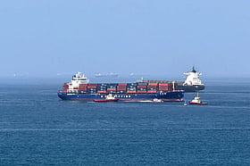 Shipping through Hormuz inches higher – traffic picking up but far from normal