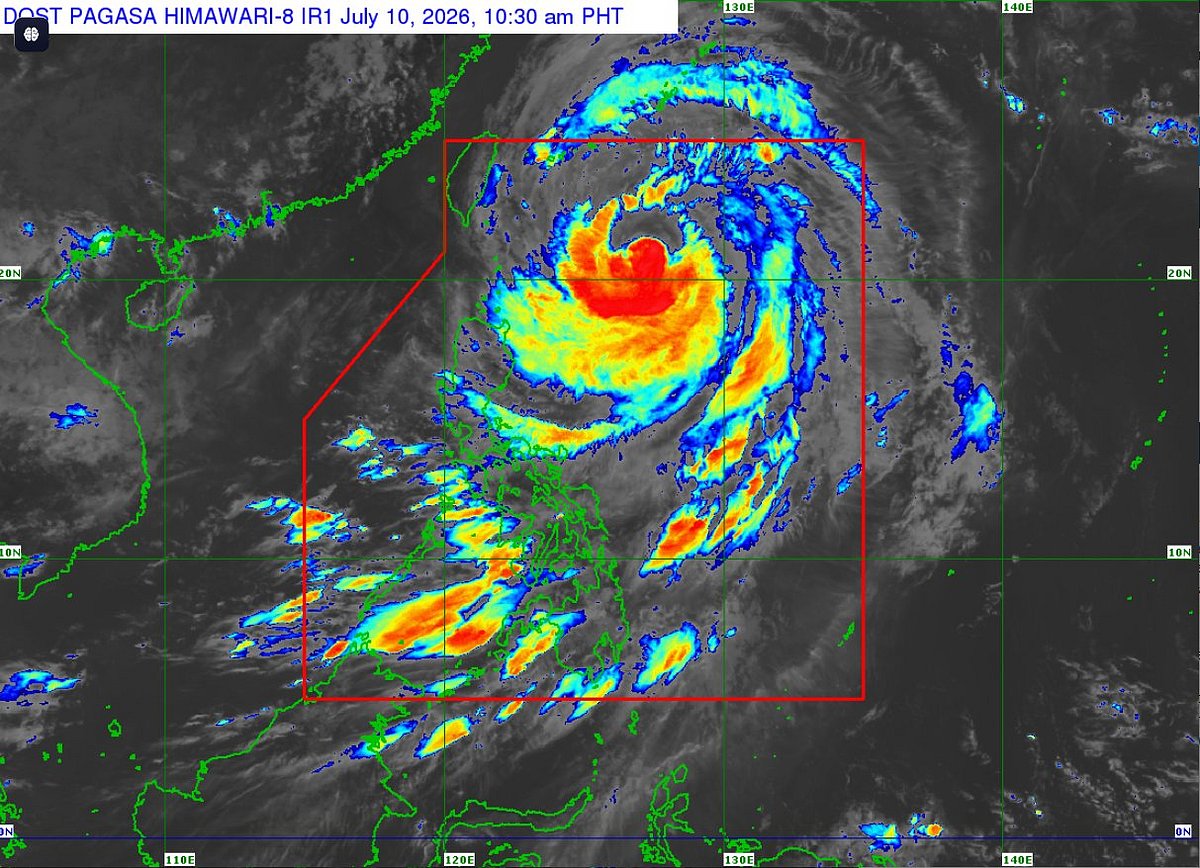 Typhoon Bavi triggers Manila flood alerts and Taiwan evacuations