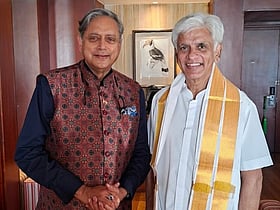 Shashi Tharoor posts ex-Sri Lankan captain Arjuna Ranatunga’s new look