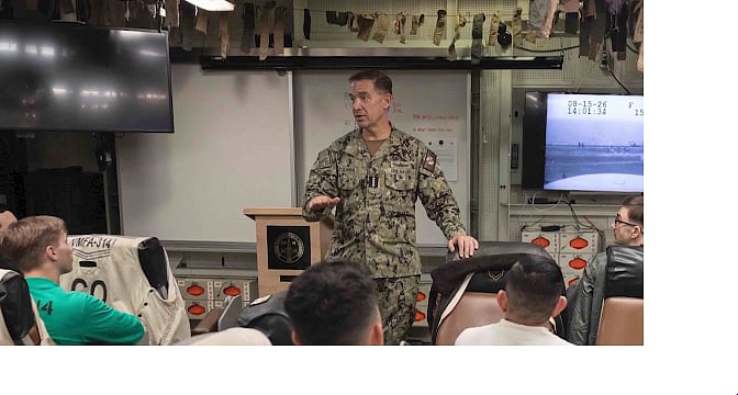 US CENTCOM Chief Ends Middle East Tour as USS Abraham Lincoln Wraps ...