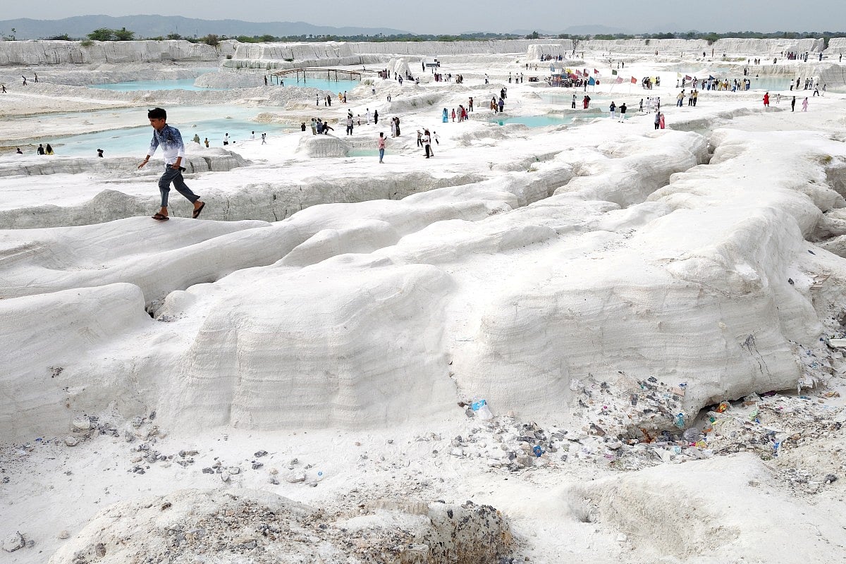 Kishangarh's marble waste dump draws tourists, filmmakers as snow-like landscape; environmental concerns persist over slurry and groundwater