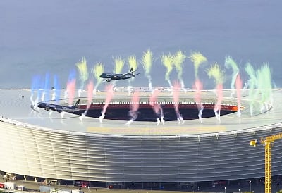 Airlink jets’ low flypast over Cape Town stadium sparks safety debate ...